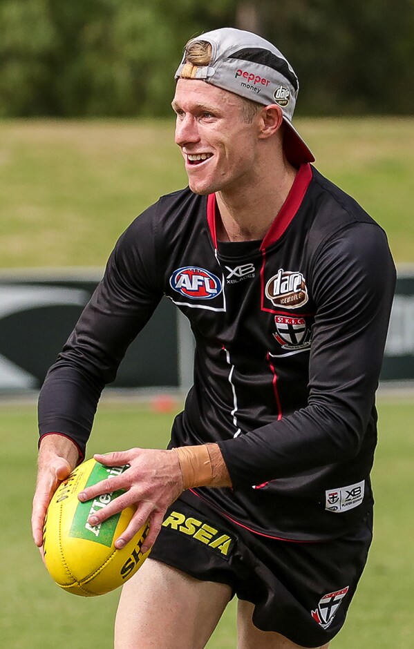 An outstanding 41-disposal performance from Nick Hind has thrust the speedy half-back into the mix. - St Kilda Saints,VFL